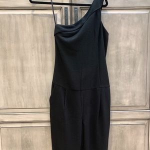 BCBG ONE SHOULDER JUMPSUIT SIZE 6 BLACK